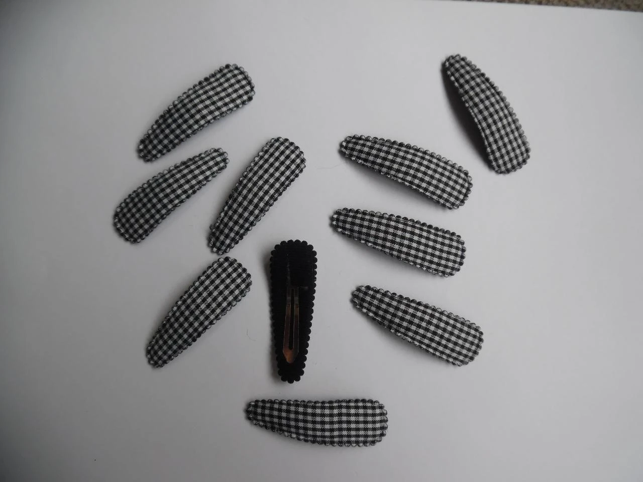 Partij 10 haarspeldjes 5 cm zwart geruit